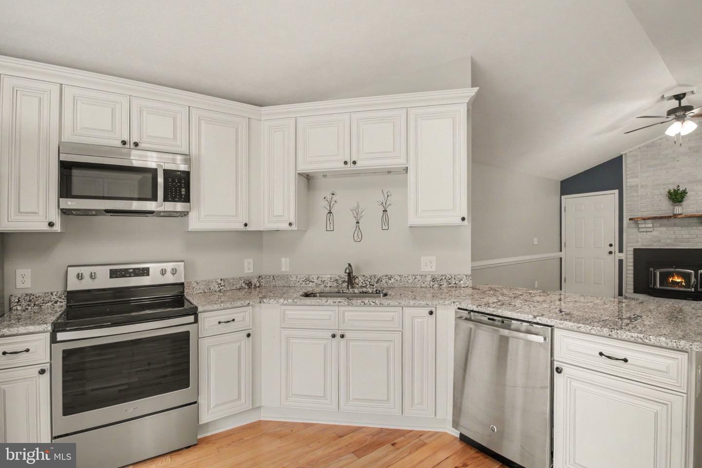 2411 Harpoon Dr Property Photo 8