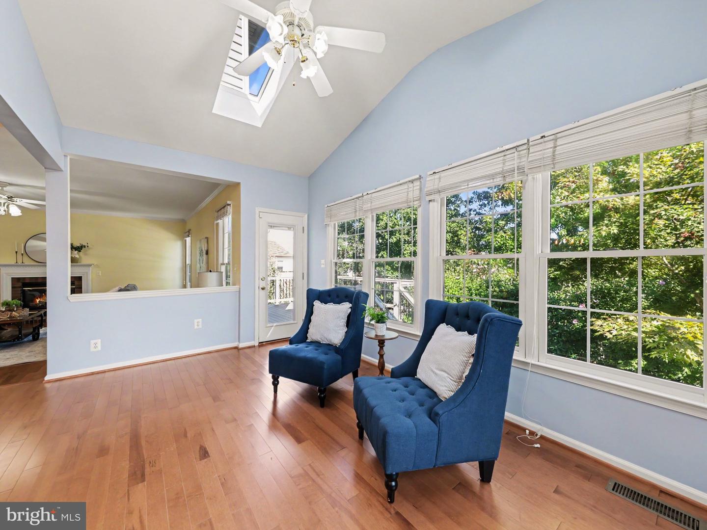 9 Thames Ct Property Photo 14