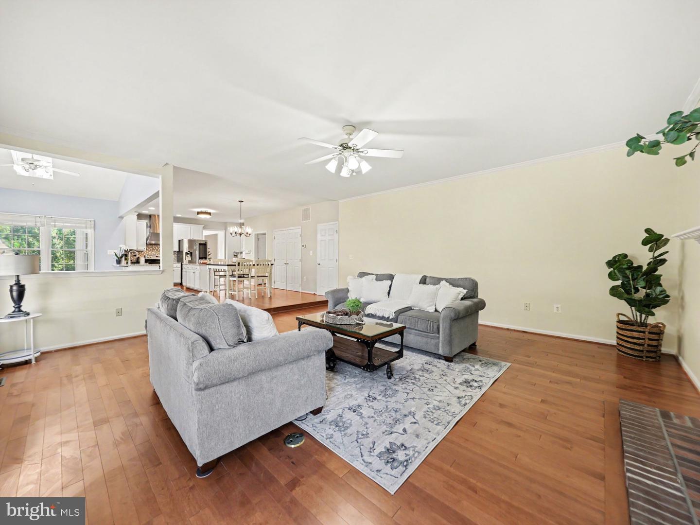 9 Thames Ct Property Photo 16