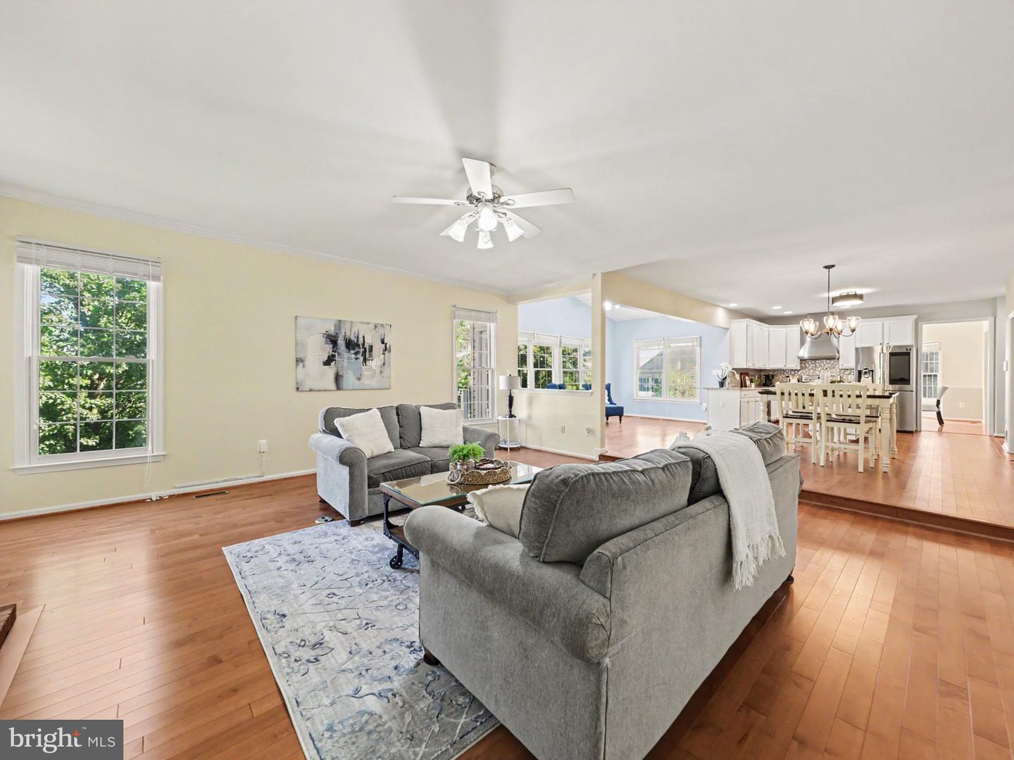 9 Thames Ct Property Photo 17