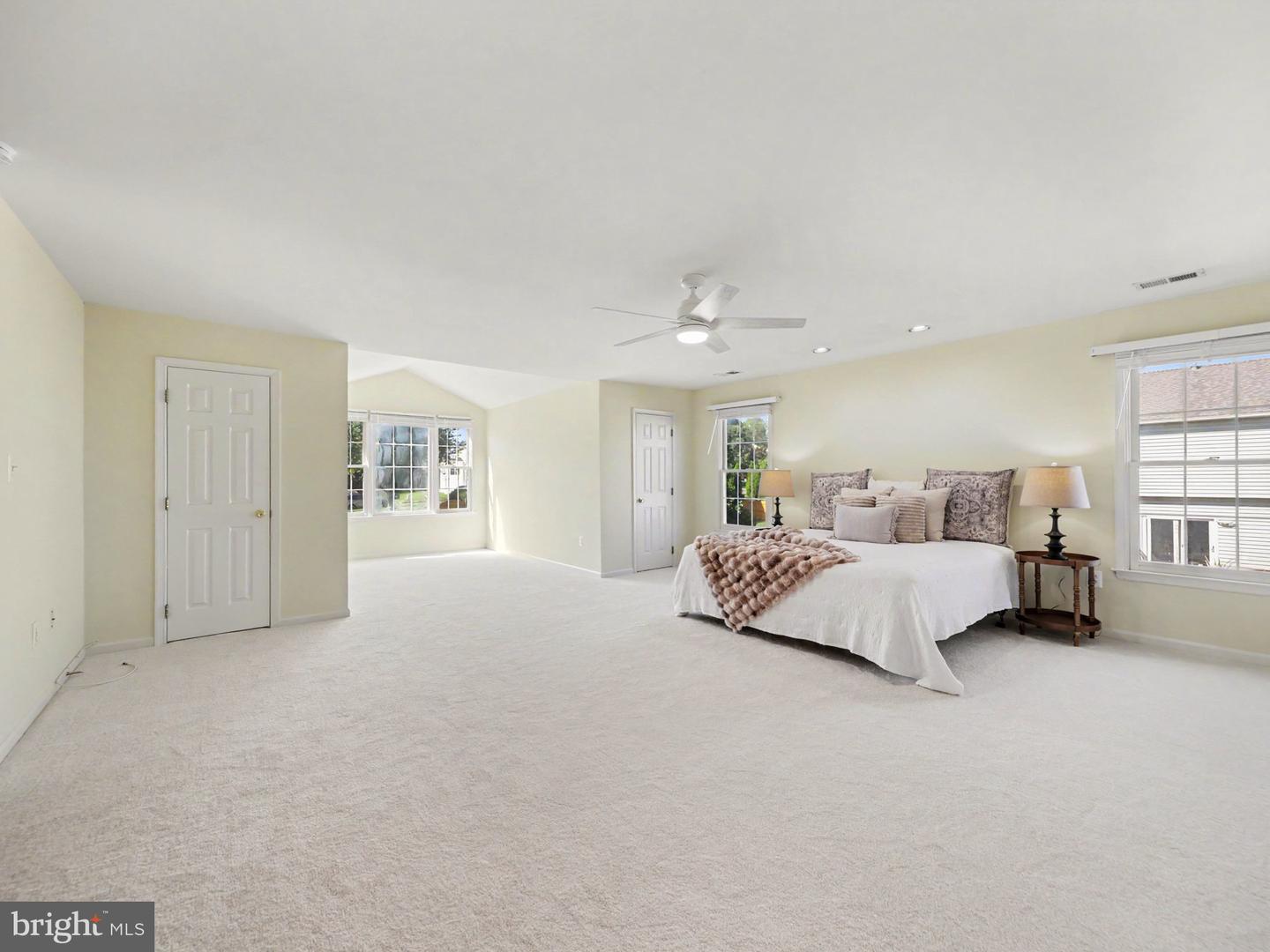 9 Thames Ct Property Photo 22
