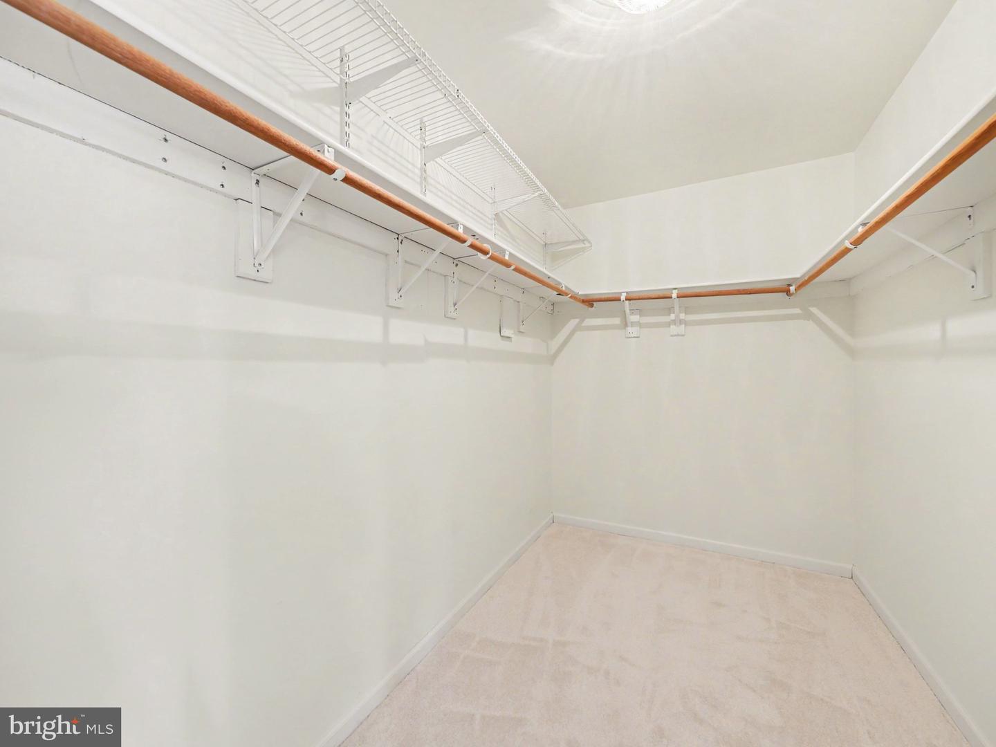 9 Thames Ct Property Photo 30