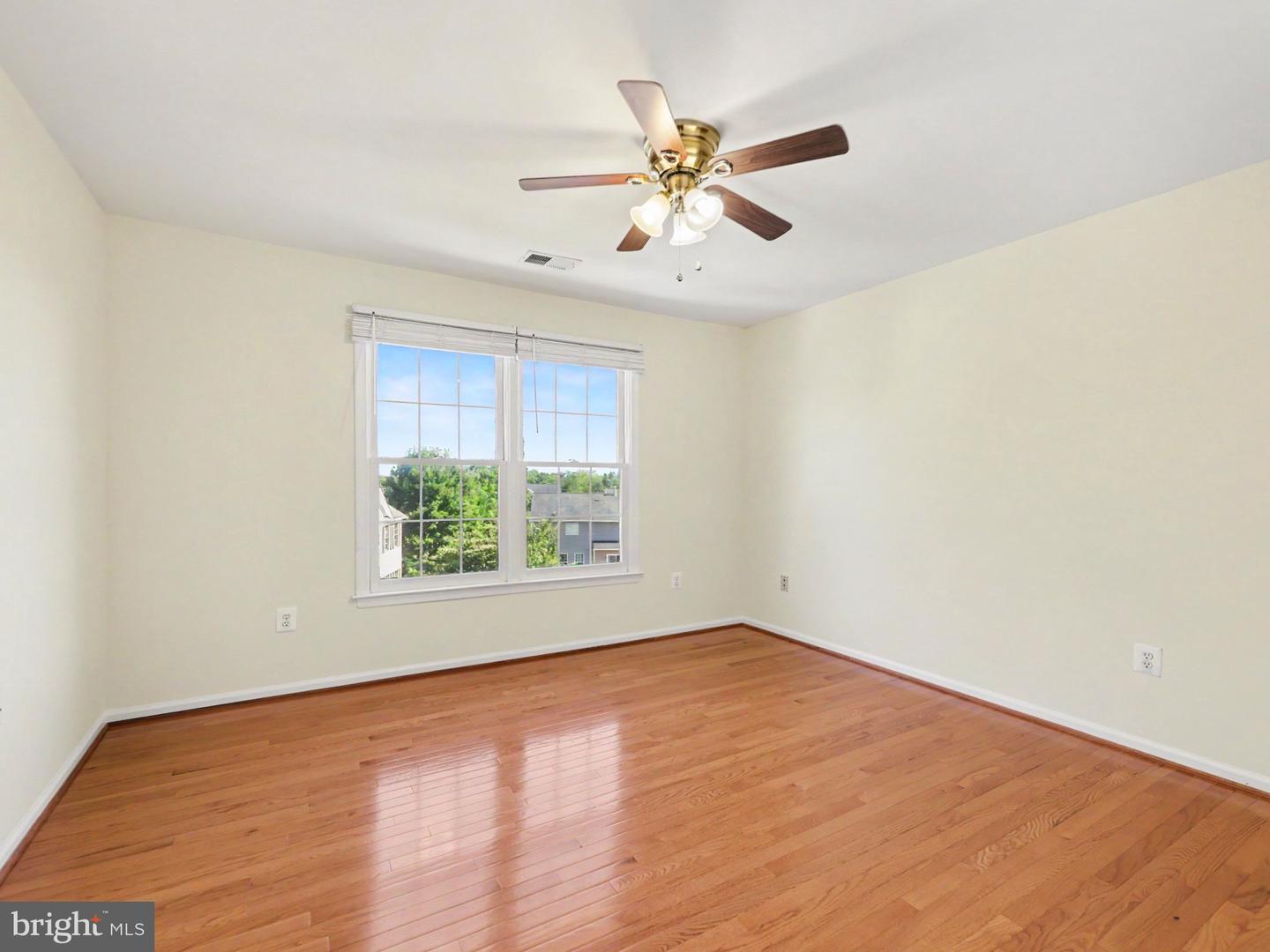 9 Thames Ct Property Photo 33