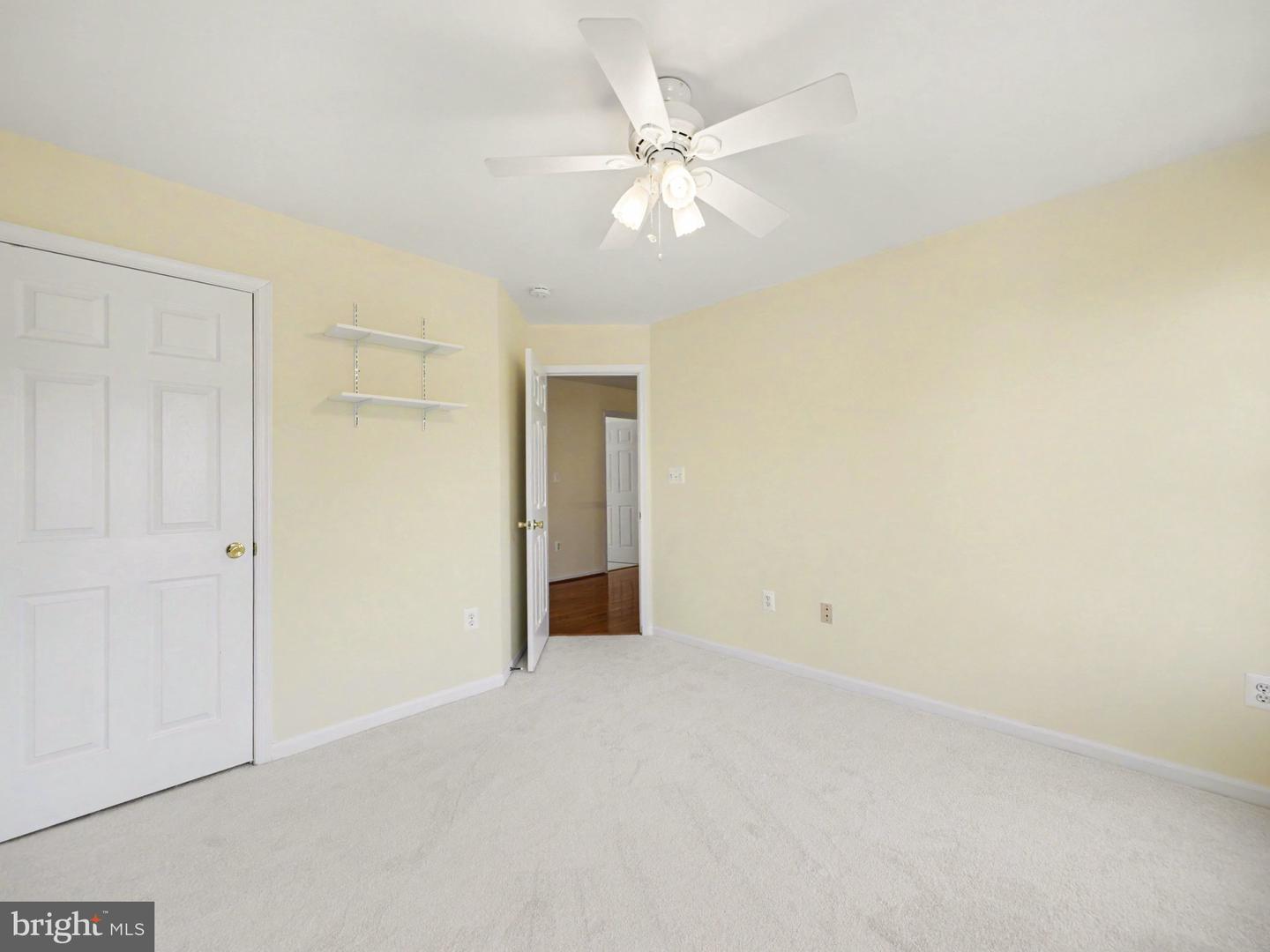 9 Thames Ct Property Photo 35