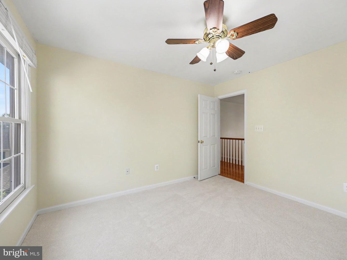 9 Thames Ct Property Photo 38