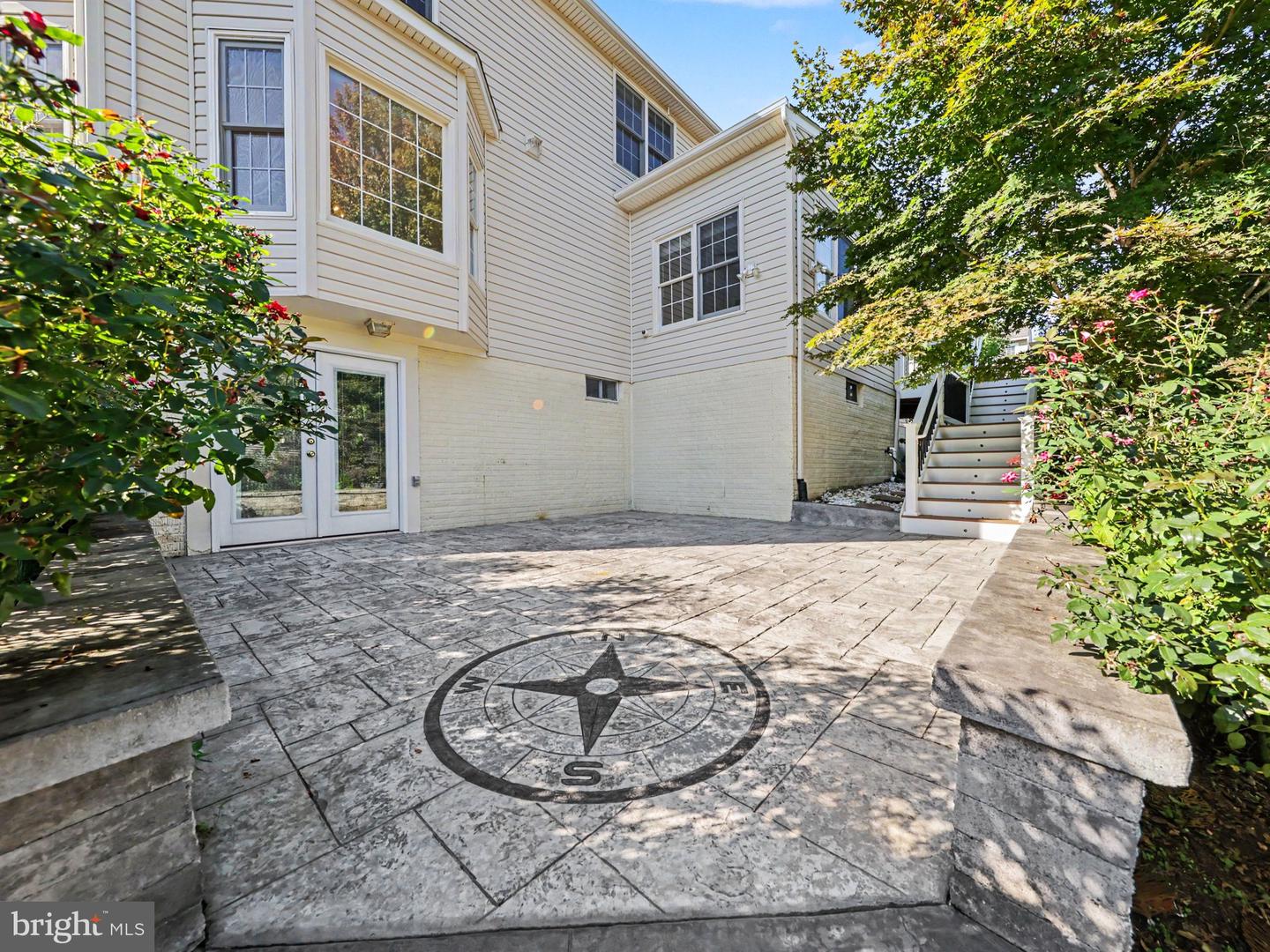 9 Thames Ct Property Photo 54