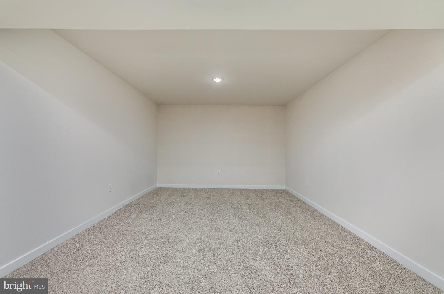 8 Tyler Ln Property Photo 45