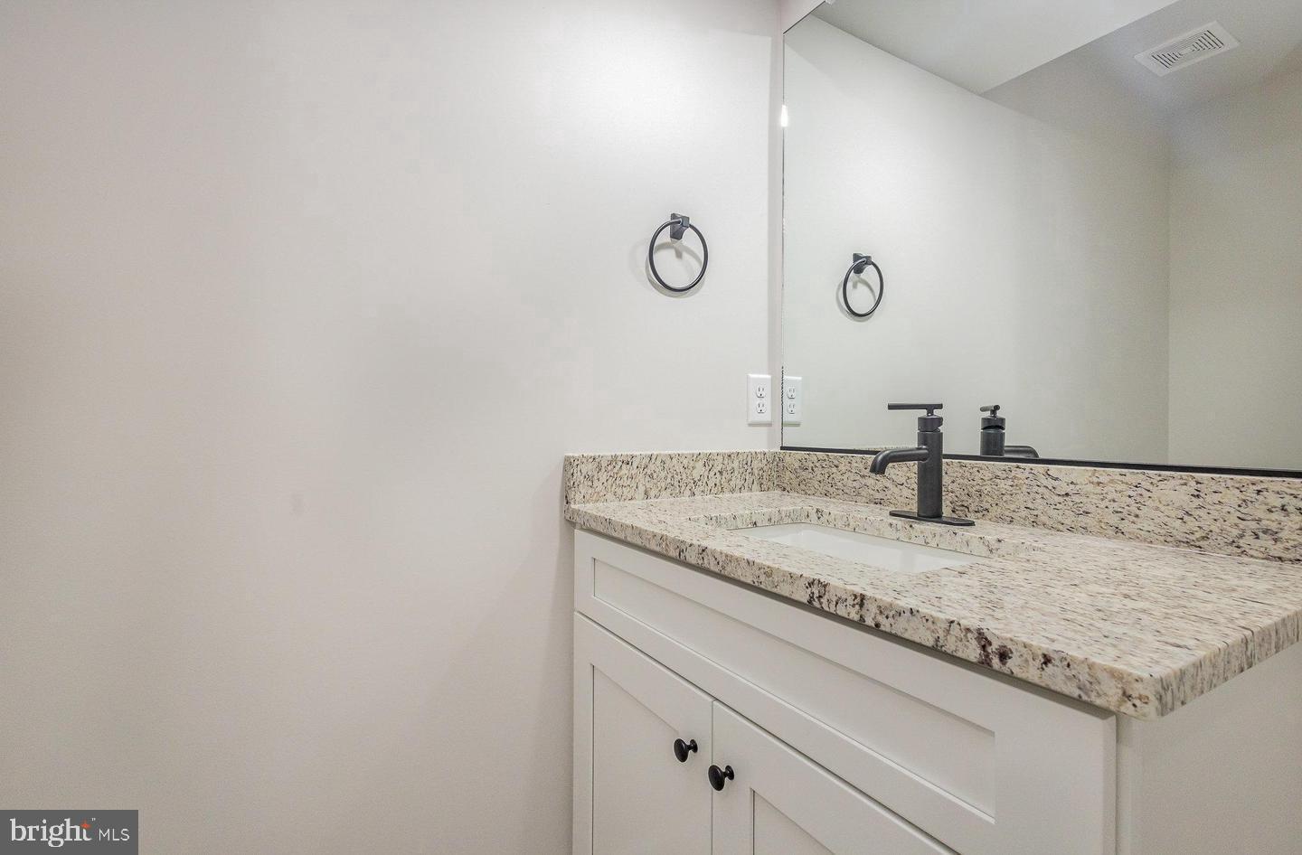 1027 John Paul Jones Dr Property Photo 33