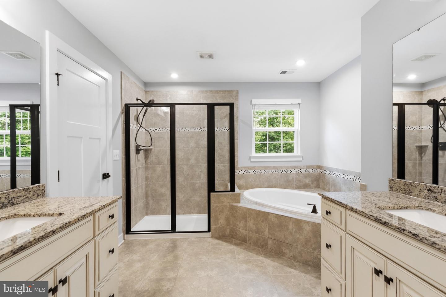 1 Knob Creek Ct Property Photo 9