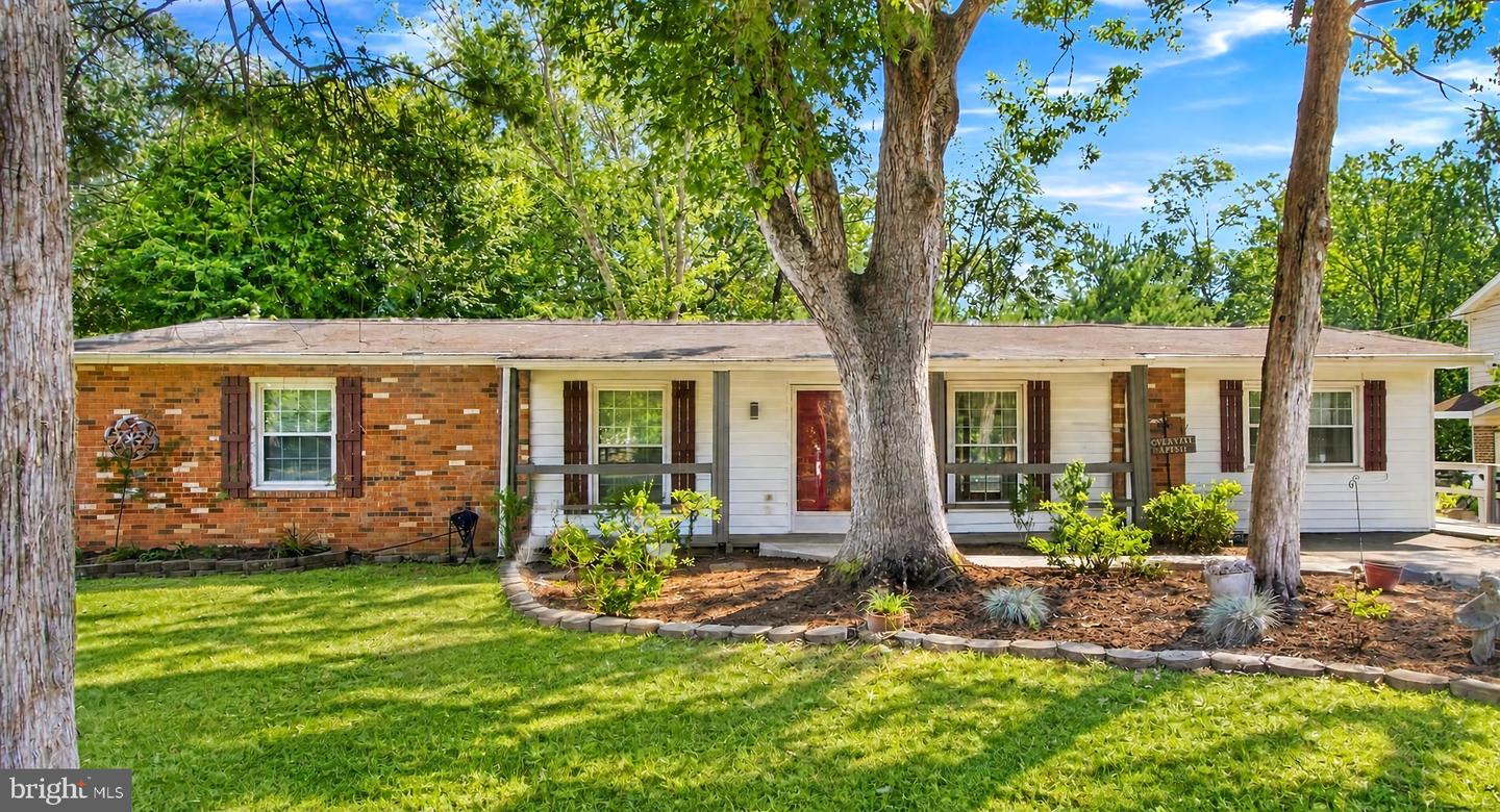 1204 Washington Dr Property Photo 1