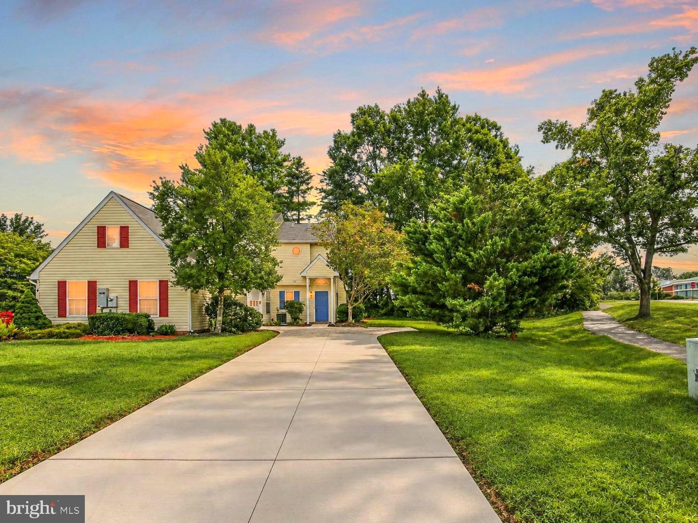 2 Regency Dr Property Photo 2