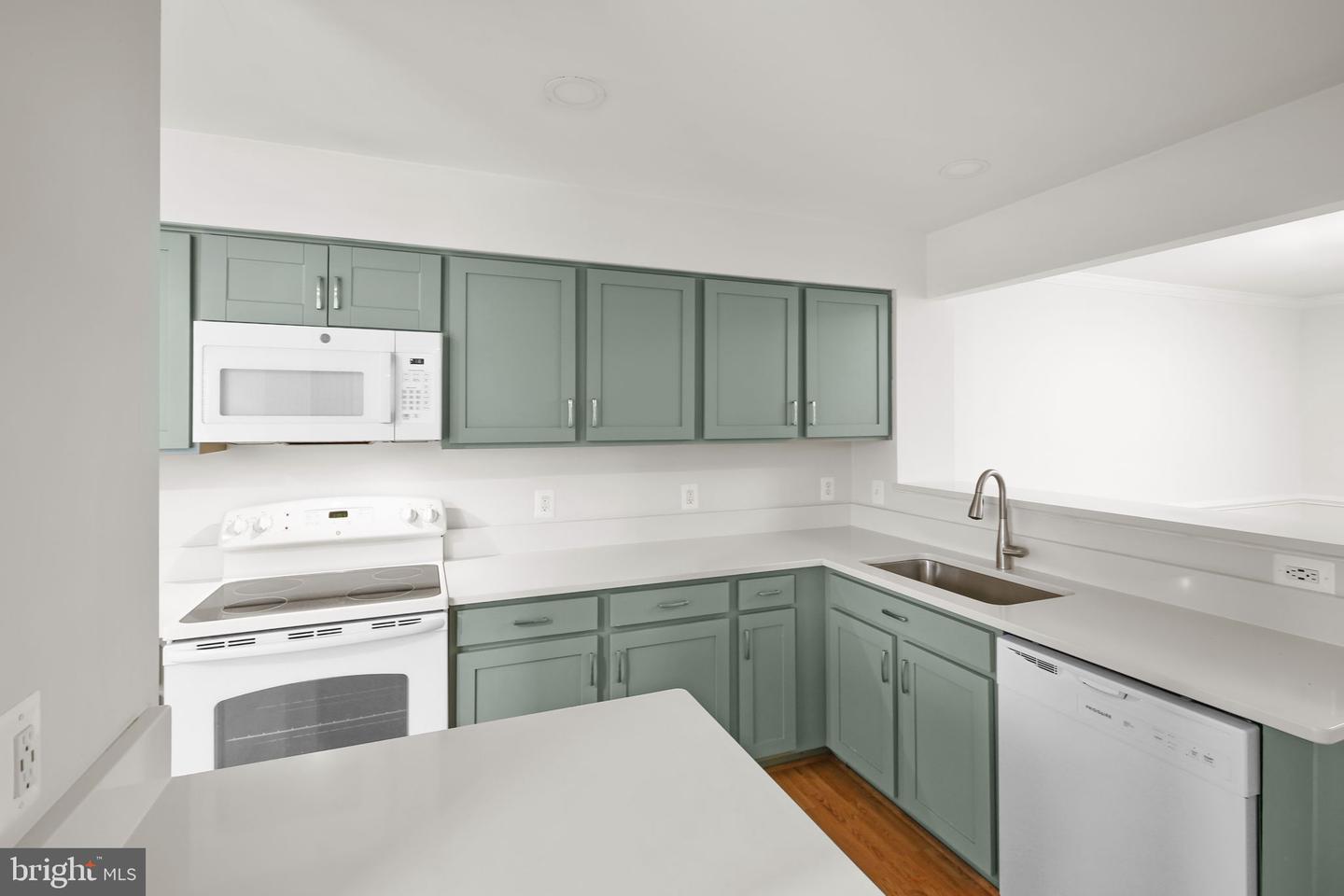 2 Regency Dr Property Photo 17