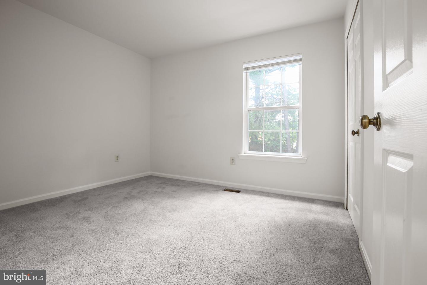 2 Regency Dr Property Photo 38