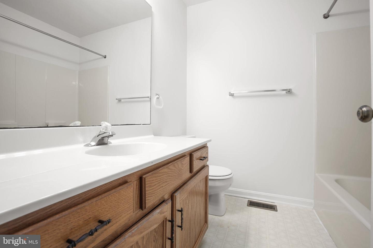 2 Regency Dr Property Photo 42