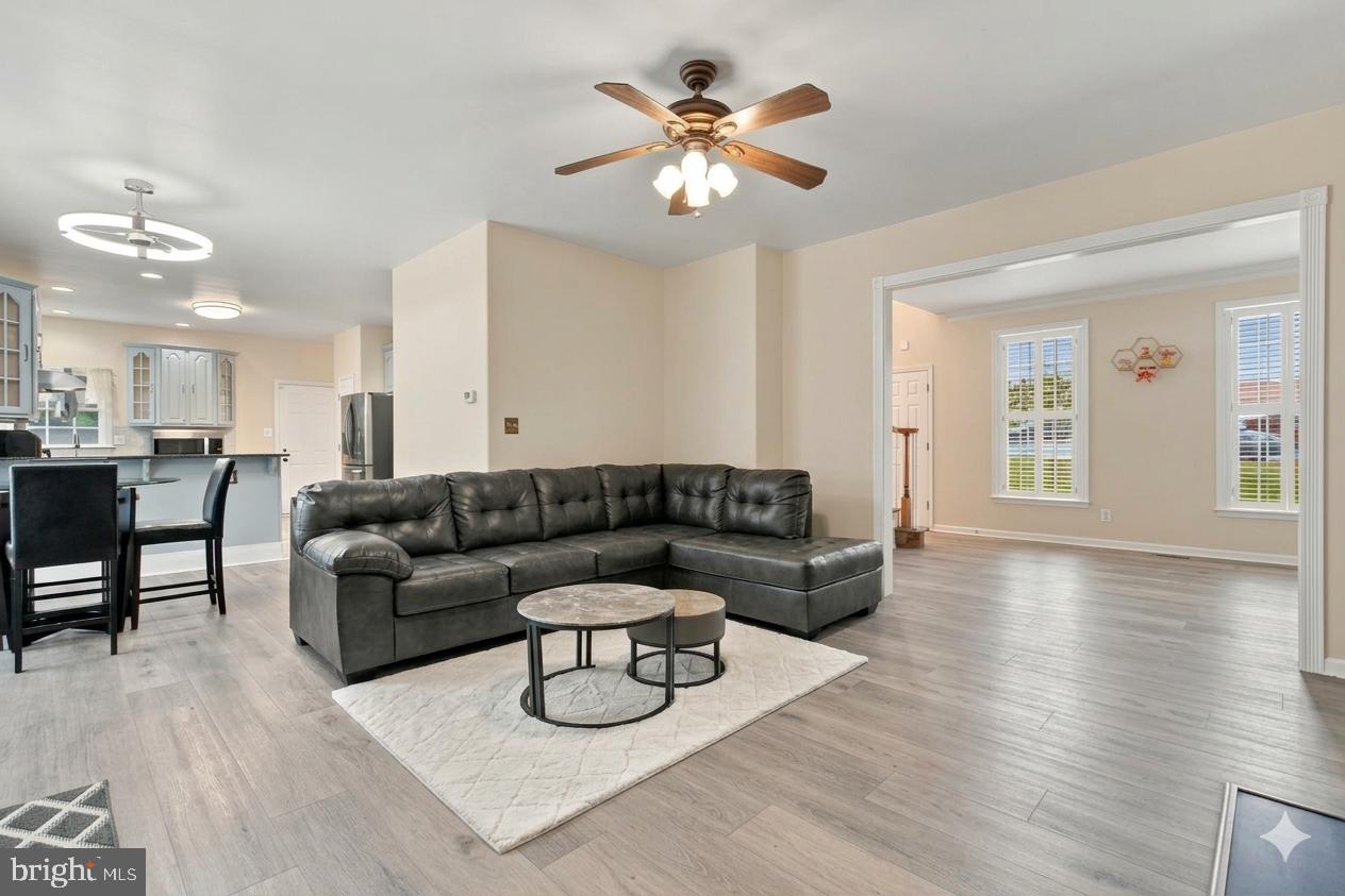 24 PEBBLE PL Property Photo 1