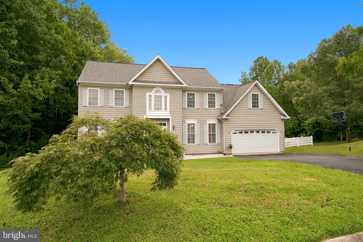 24 Pebble Pl Property Photo 3