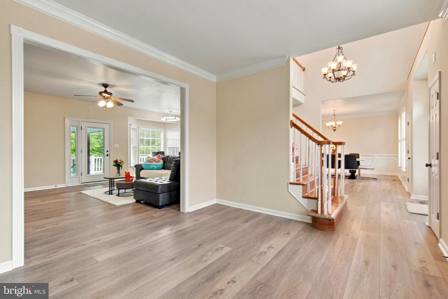 24 Pebble Pl Property Photo 6