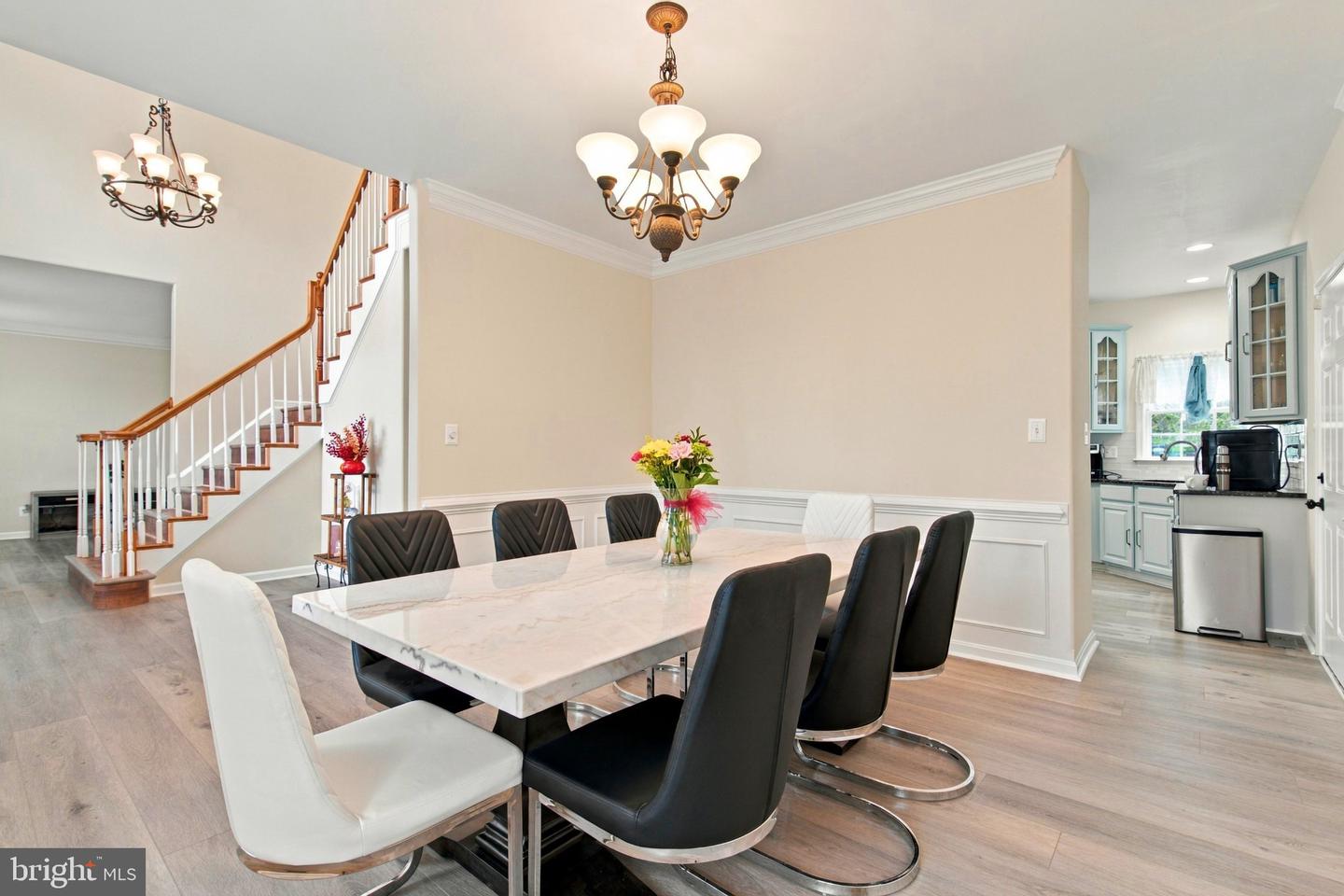24 Pebble Pl Property Photo 9