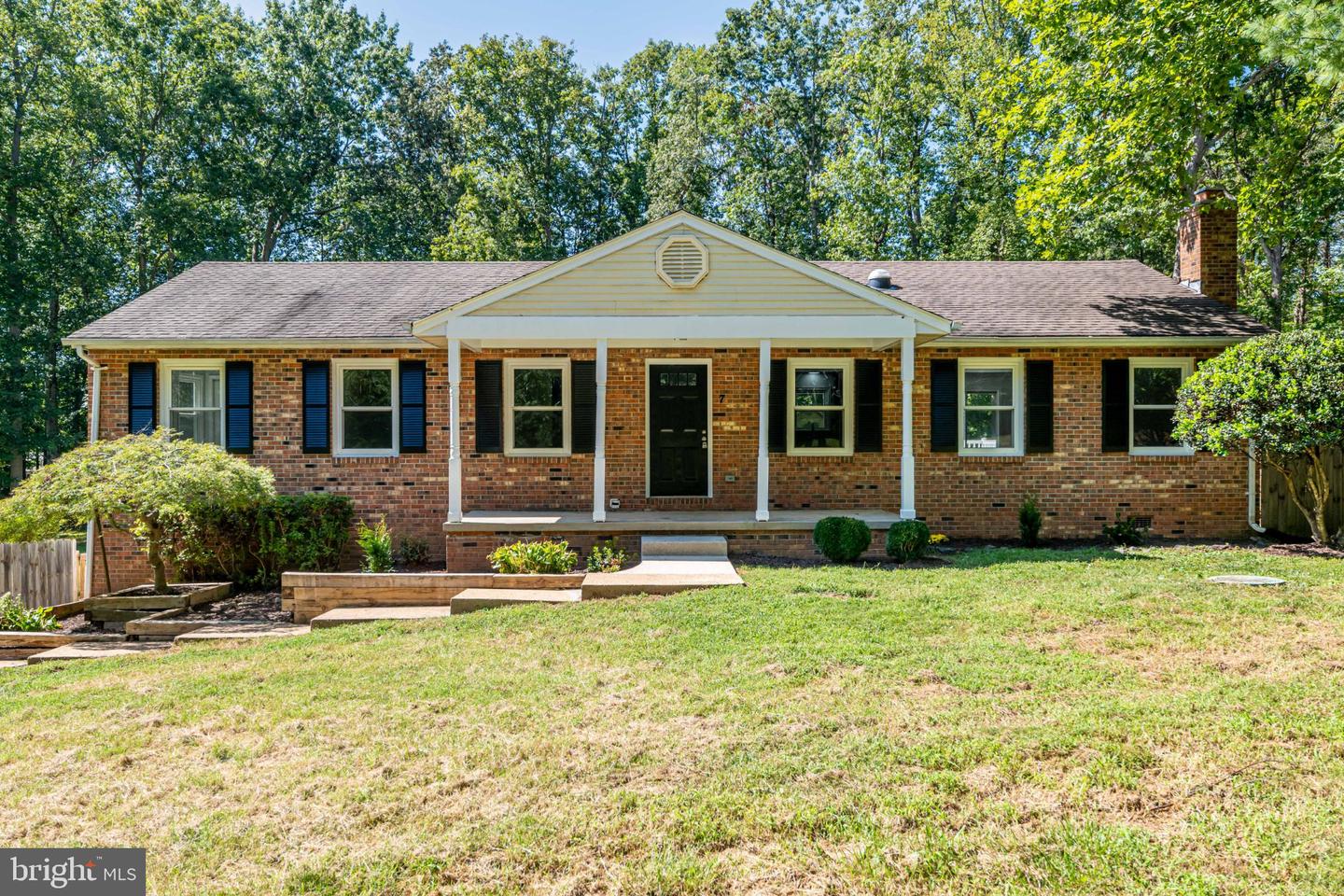7 CARTER LN Property Photo 1