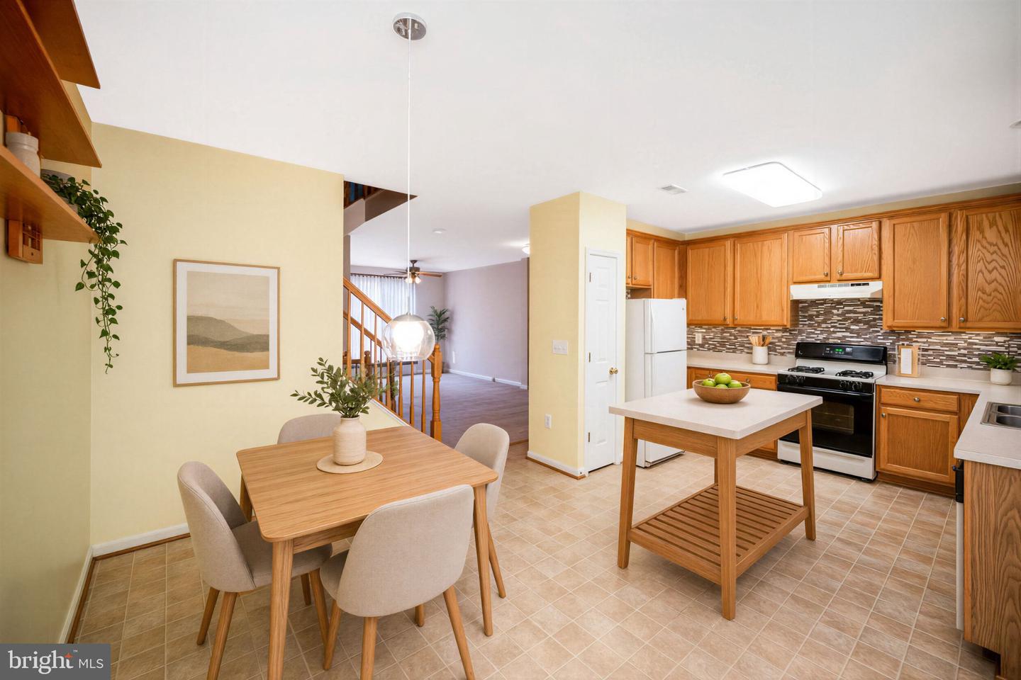 605 Galway Ln Property Photo 3