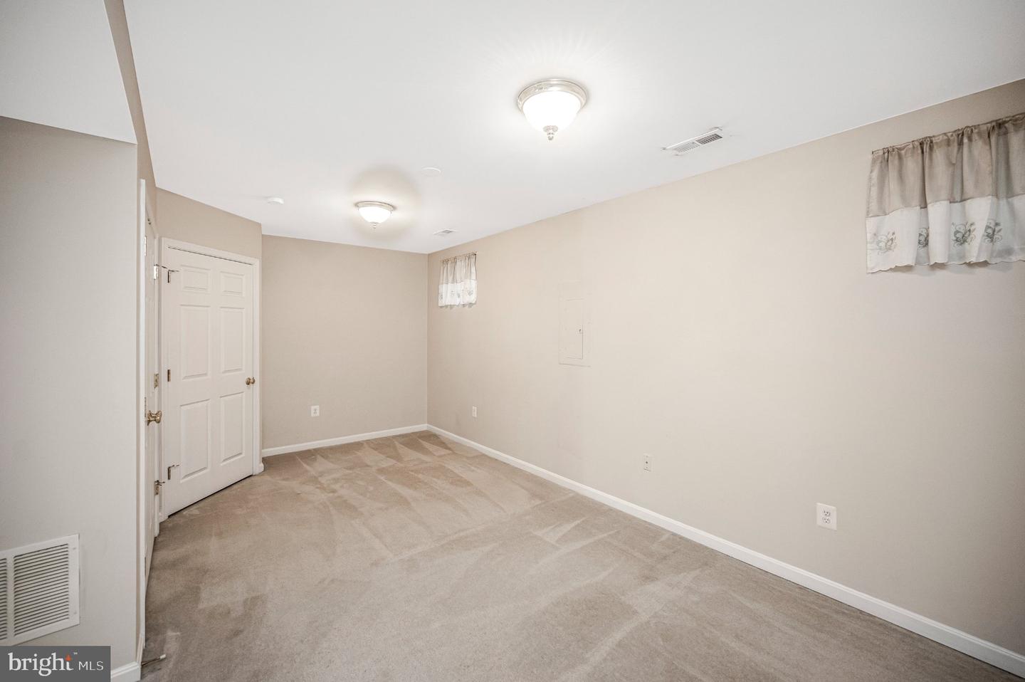 605 Galway Ln Property Photo 17