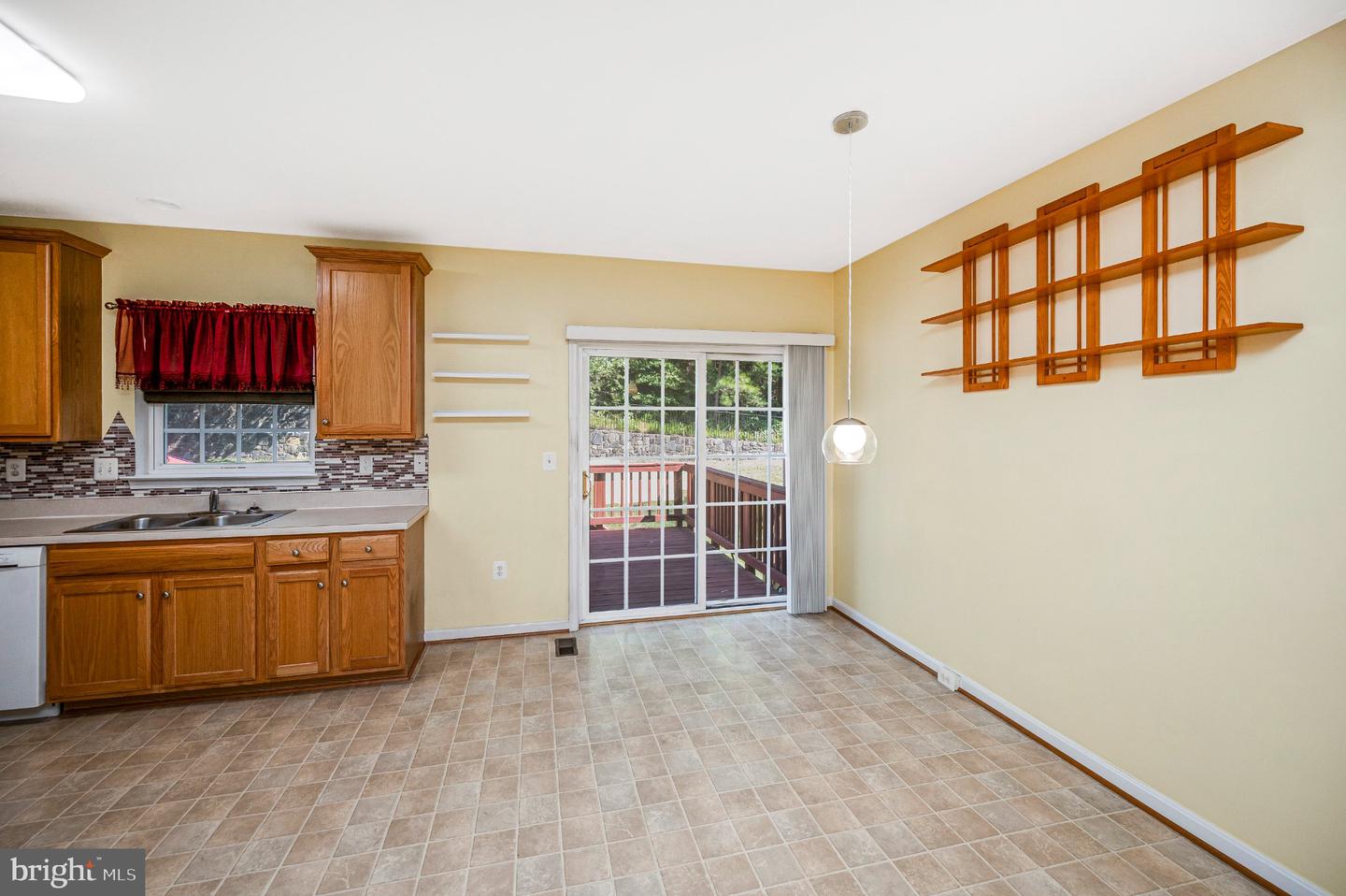 605 Galway Ln Property Photo 33