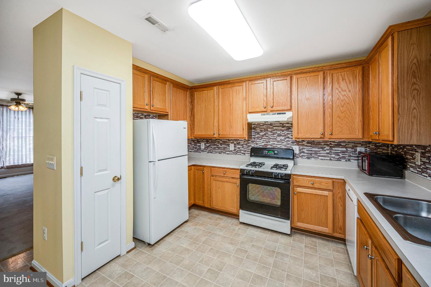 605 Galway Ln Property Photo 38