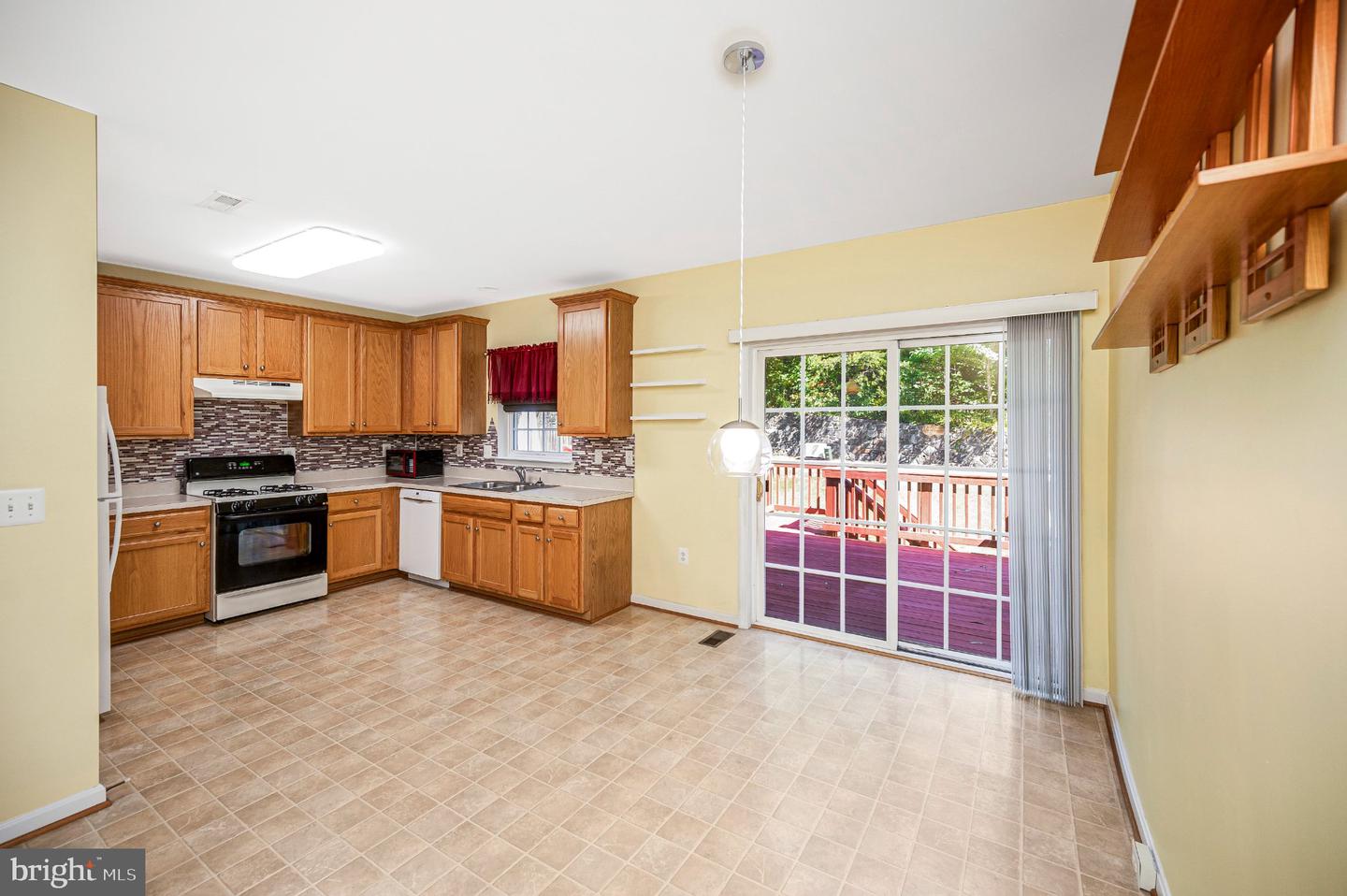 605 Galway Ln Property Photo 40