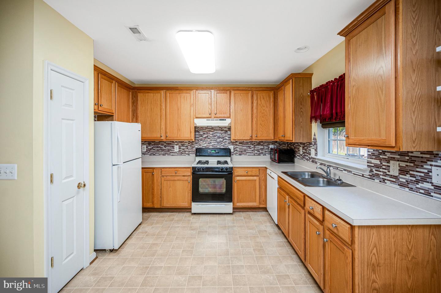 605 Galway Ln Property Photo 44