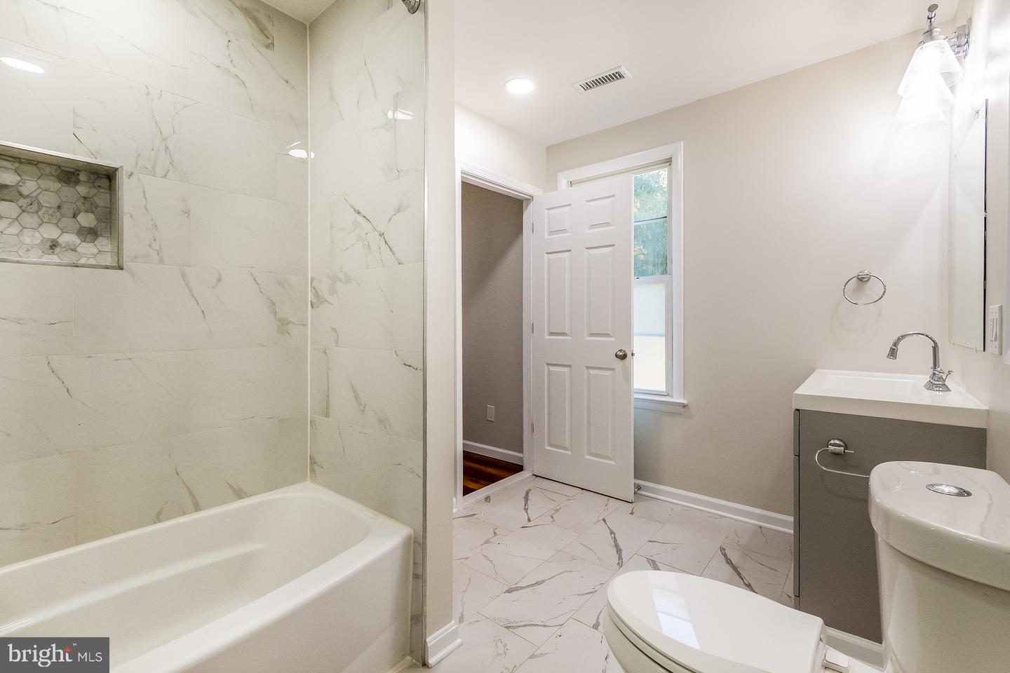 53 Inez Way Property Photo 11