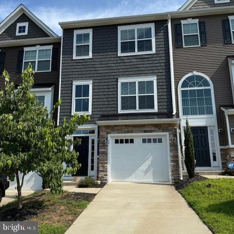 54 ANDREWS PL Property Photo 1