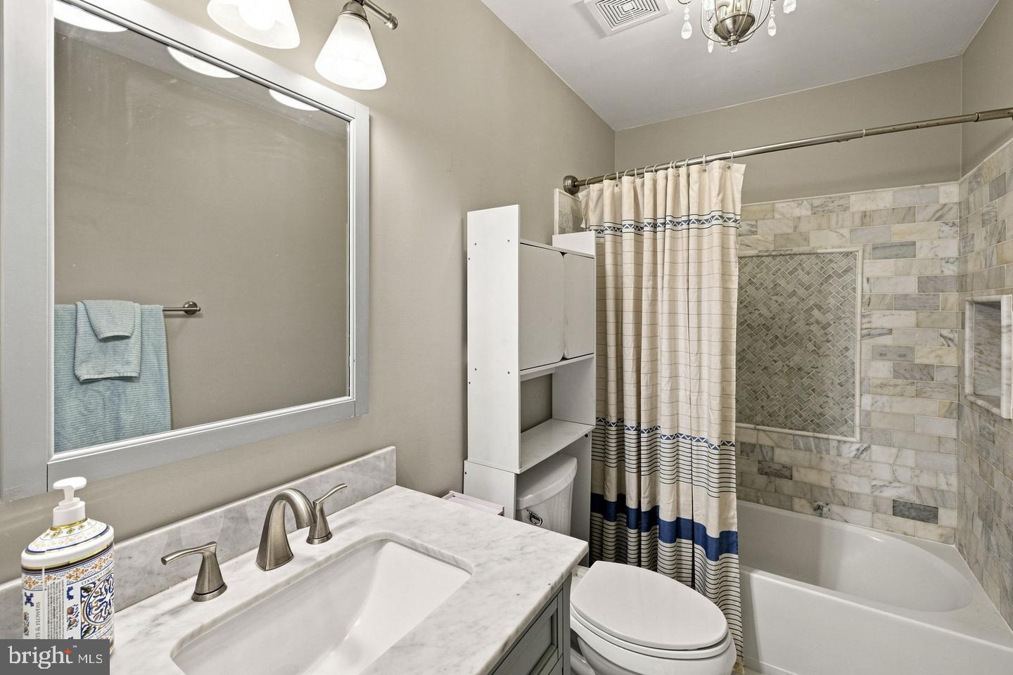 5 Lakewind Ln Property Photo 35