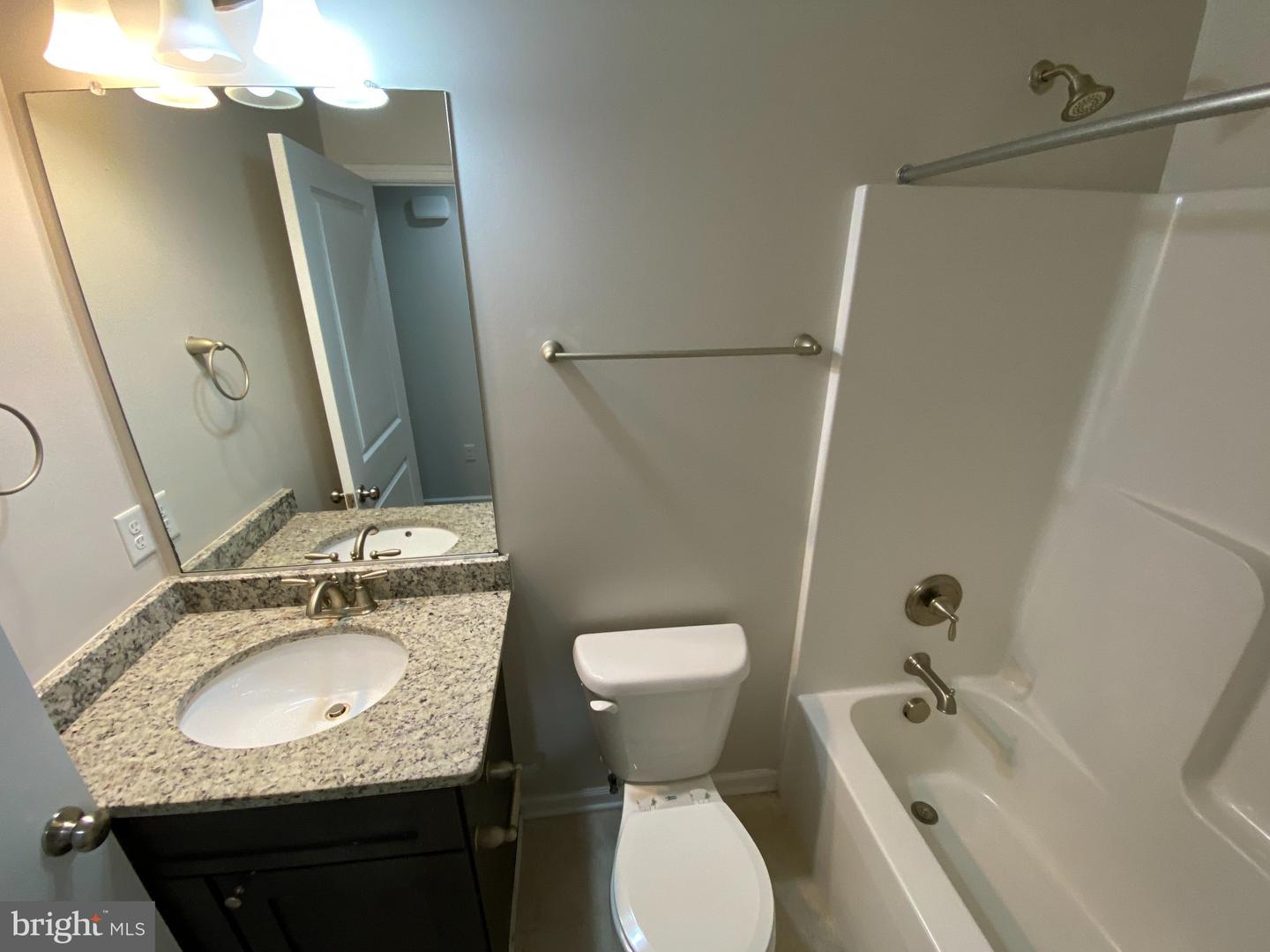 6 Howard Cir Property Photo 11