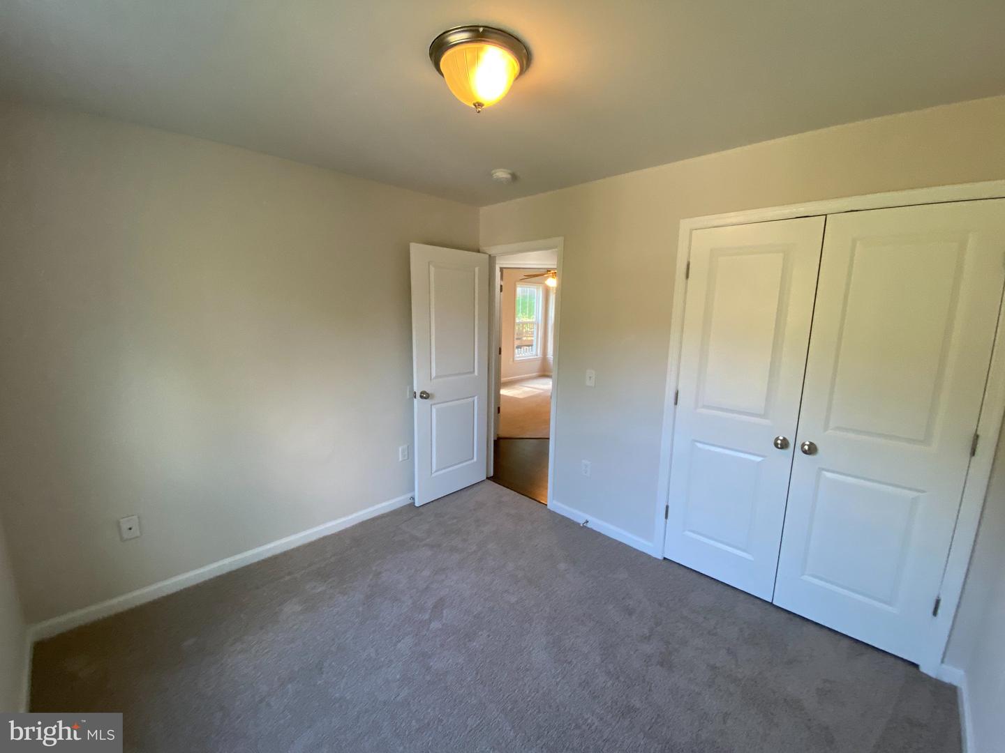 6 Howard Cir Property Photo 15