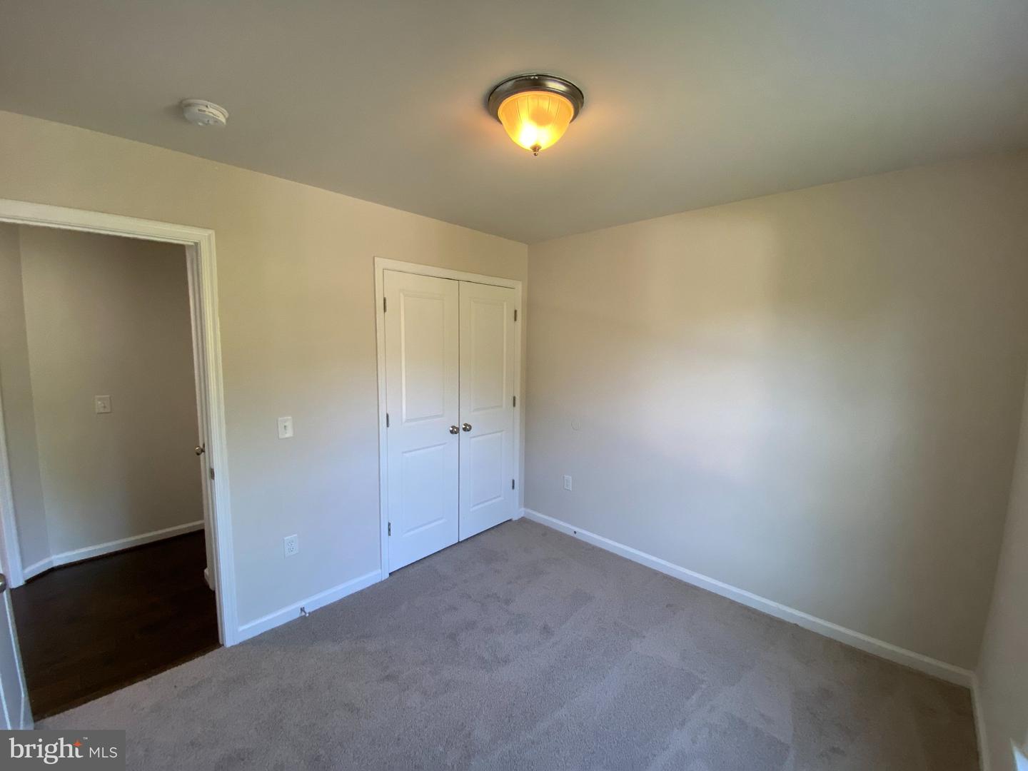 6 Howard Cir Property Photo 16