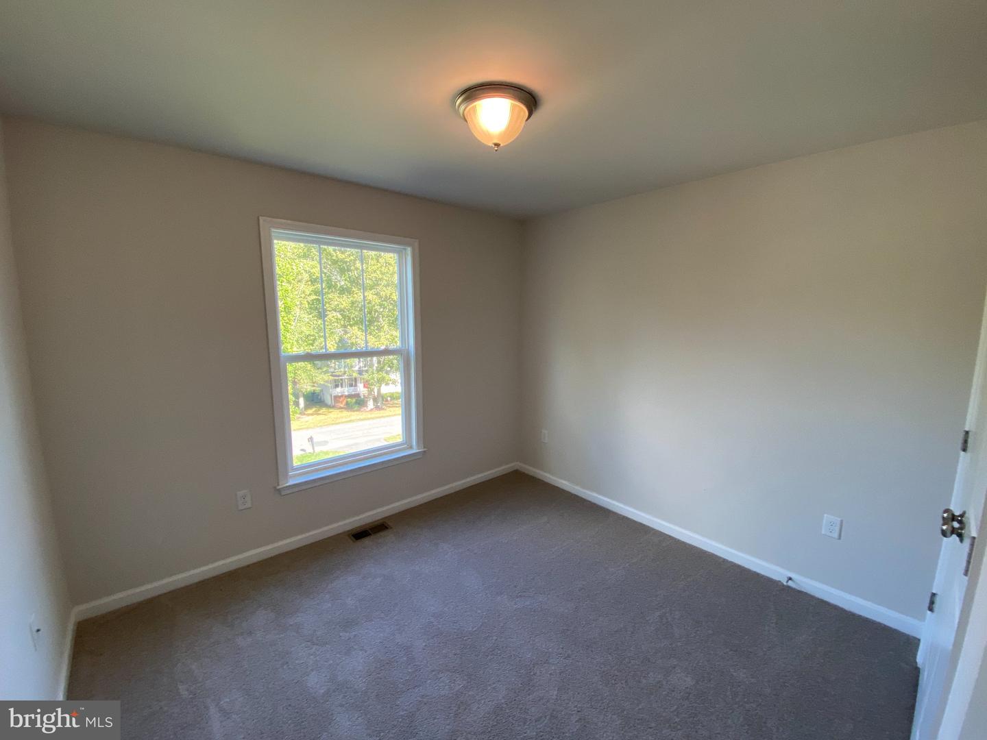 6 Howard Cir Property Photo 17