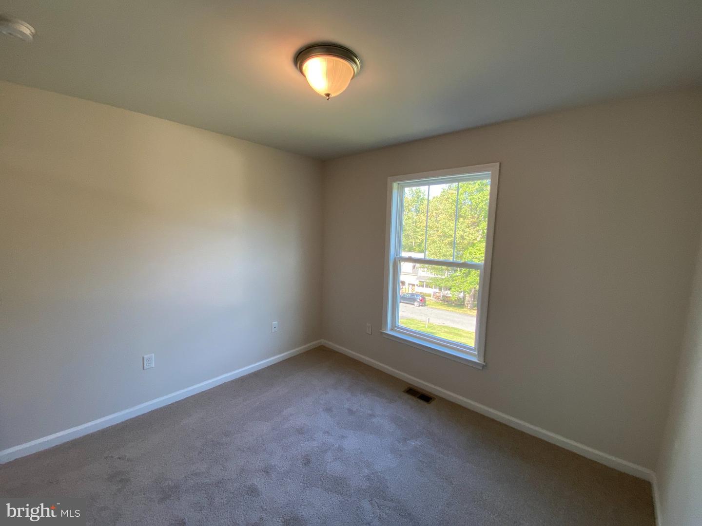 6 Howard Cir Property Photo 18