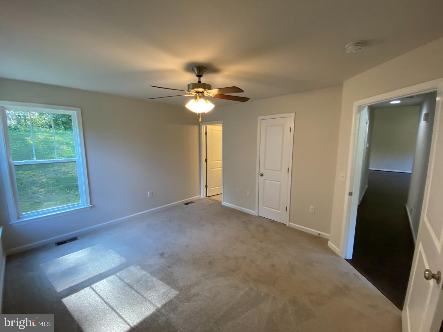 6 Howard Cir Property Photo 22