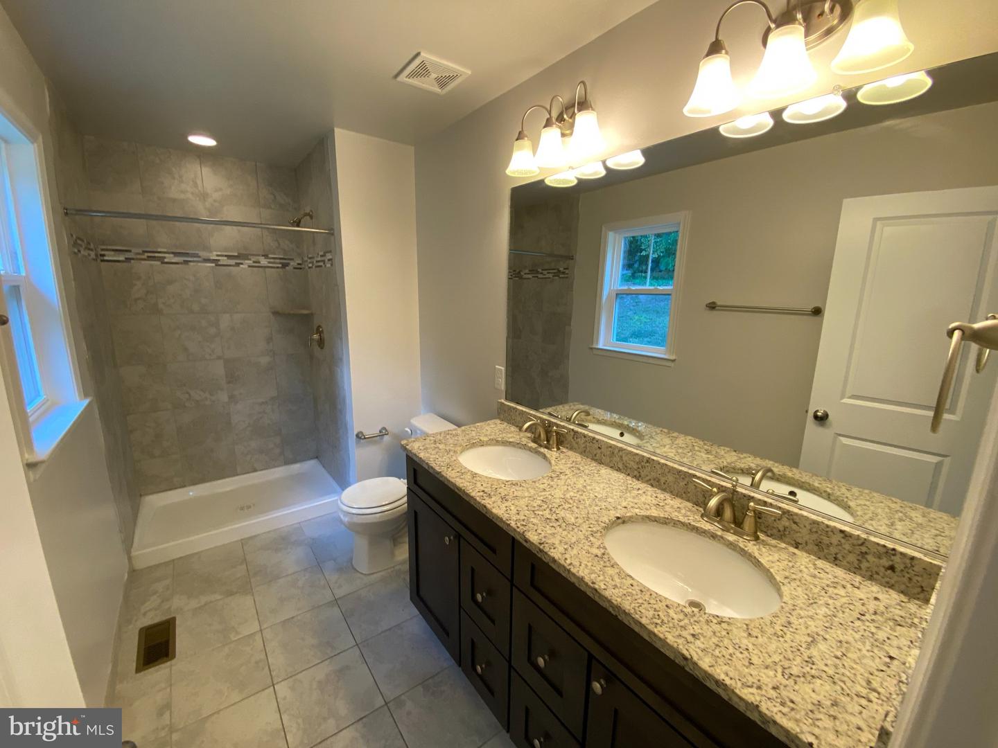 6 Howard Cir Property Photo 25