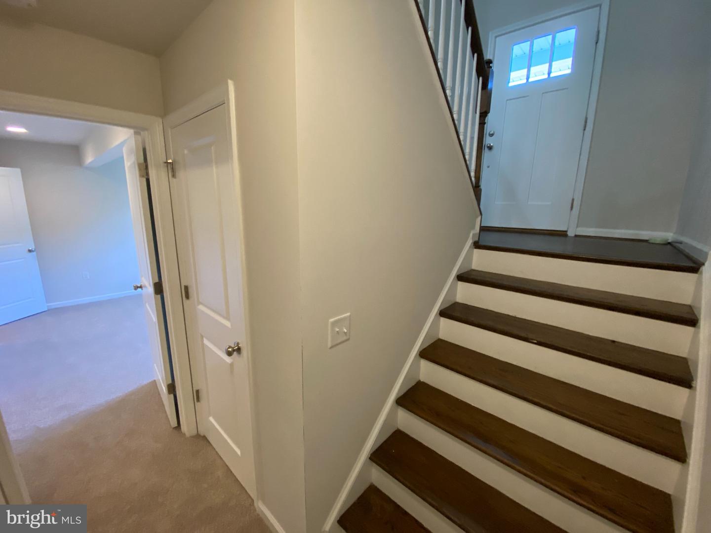 6 Howard Cir Property Photo 27