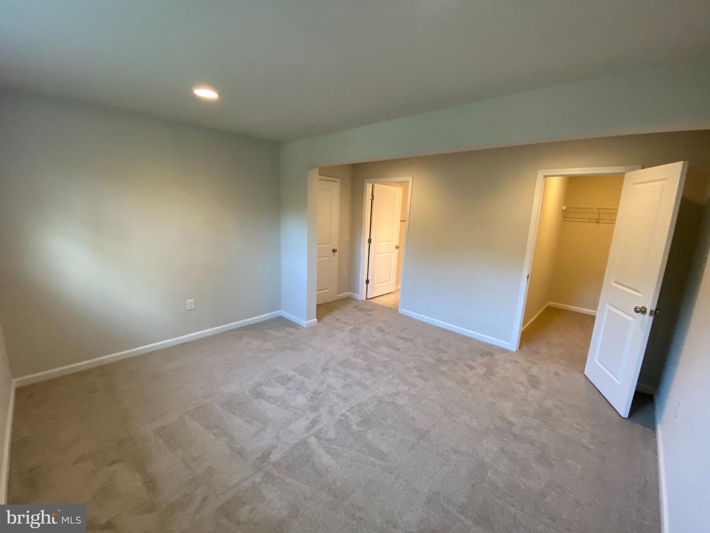 6 Howard Cir Property Photo 31