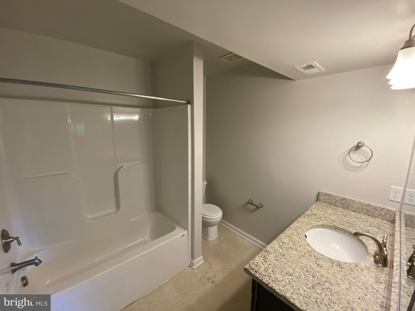 6 Howard Cir Property Photo 33