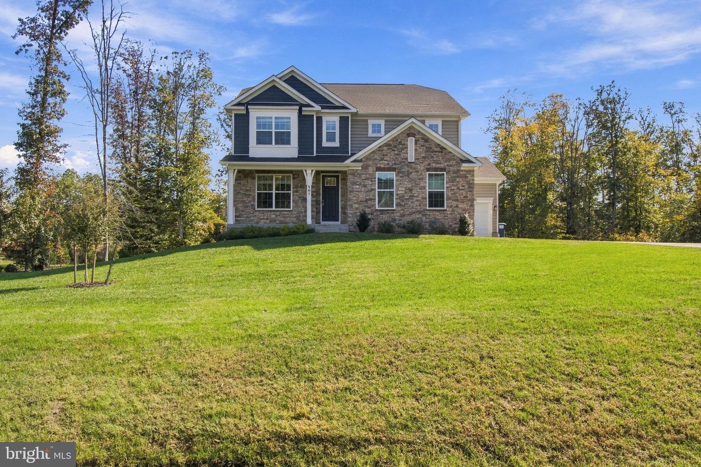 501 TRAINUM LN Property Photo 1