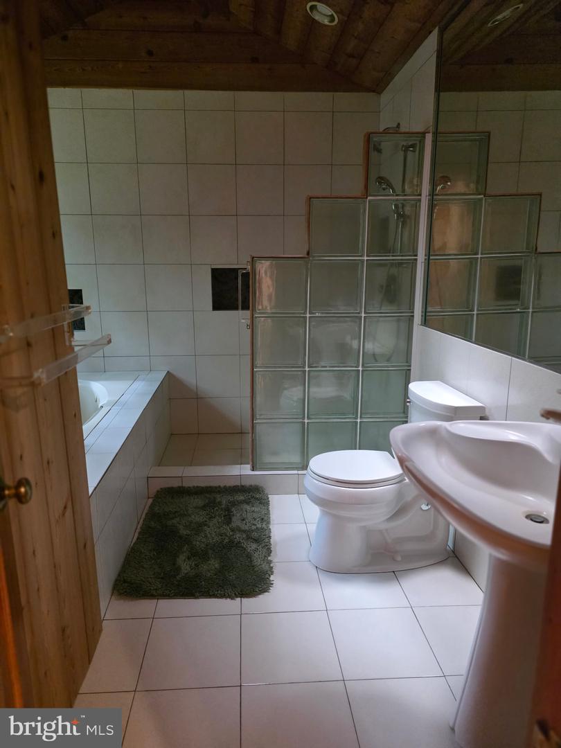 1521 Sandbridge Road Property Photo 20