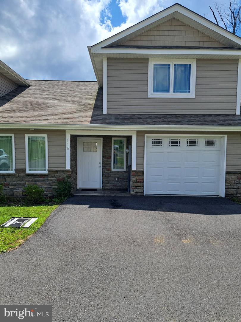 116 WEEPING WILLOW DR