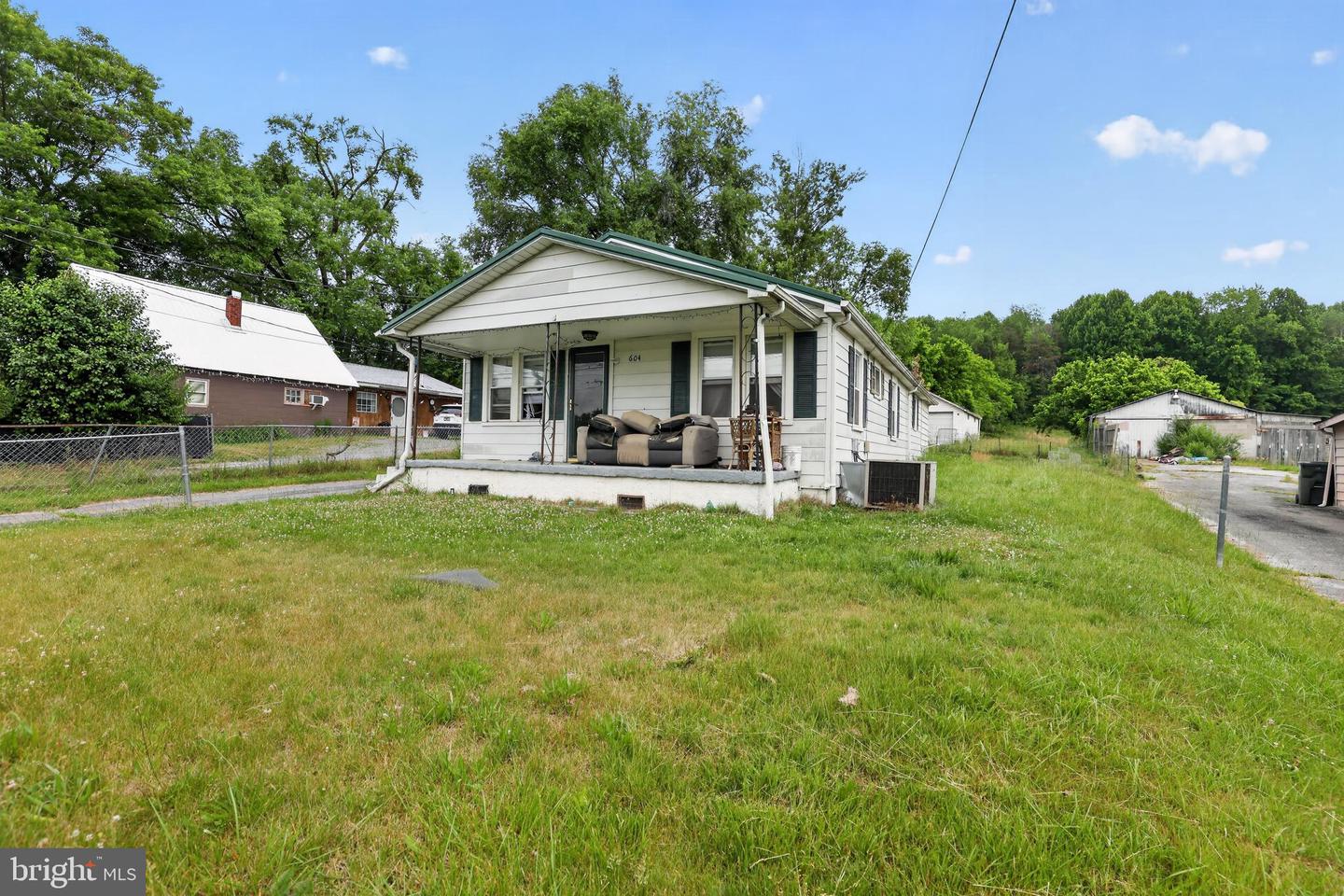 604 Shakesville Rd Property Photo 1