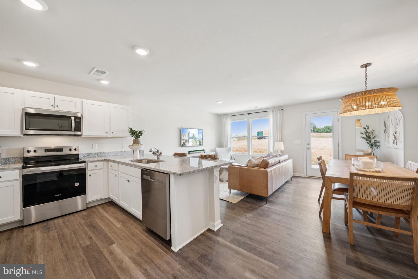 100 Berrets Ln Property Photo 2