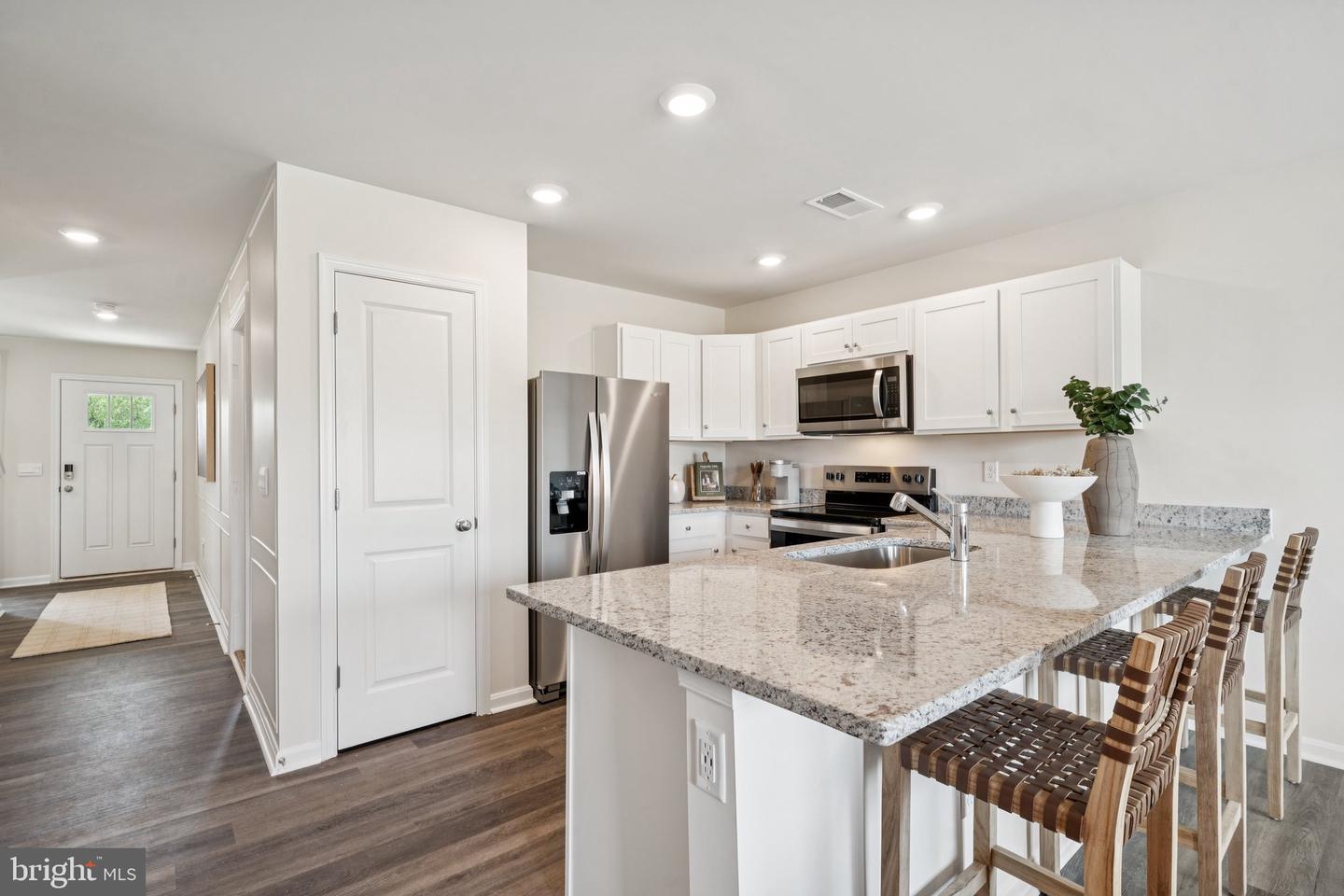 100 Berrets Ln Property Photo 6
