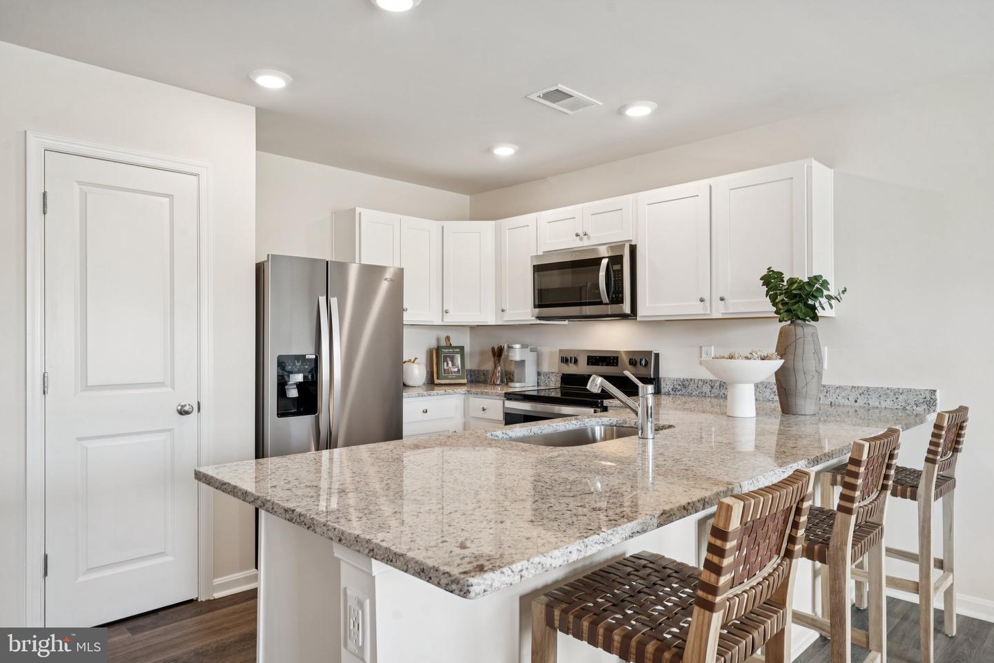 100 Berrets Ln Property Photo 7