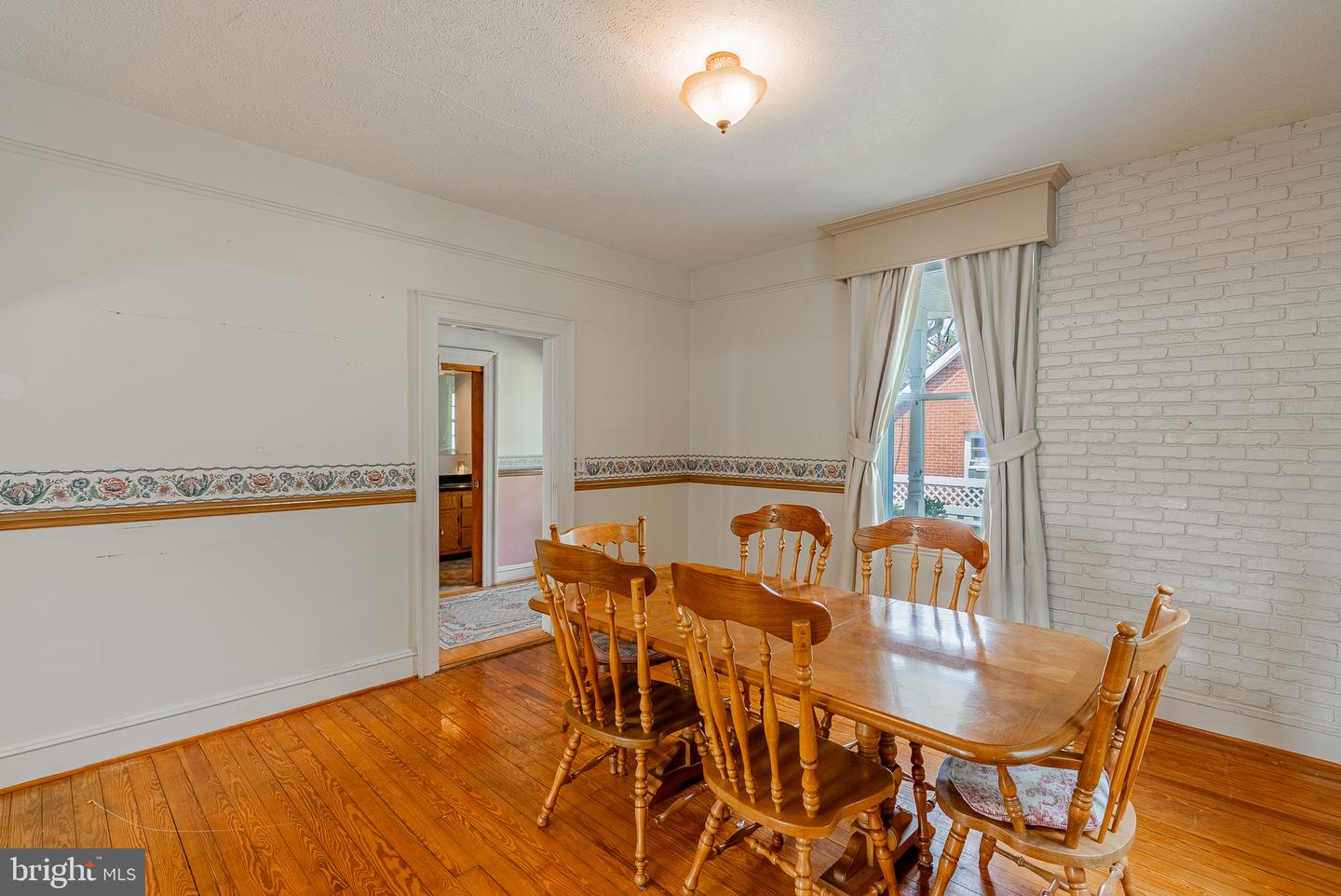 409 8th St Property Photo 13